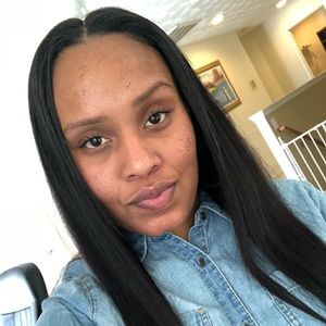 Meet your Posher, Alecia